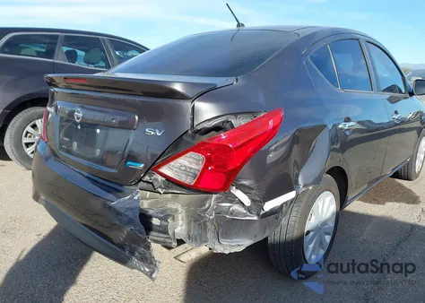 2015 Nissan Versa 1.6 S/1.6 S+/1.6 Sl/1.6 Sv z USA, uszkodzony, nr VIN 3N1CN7AP8FL825415